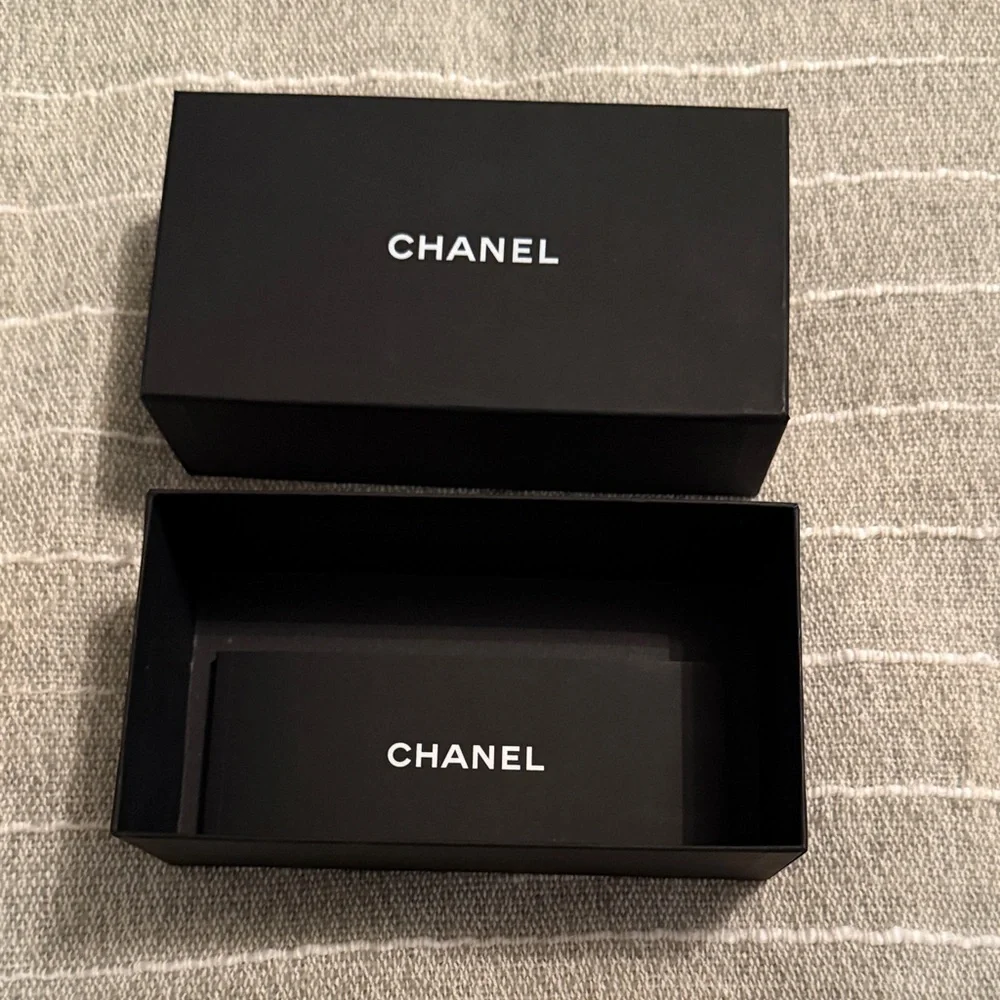 CHANEL sunglasses Black Box with instructions
